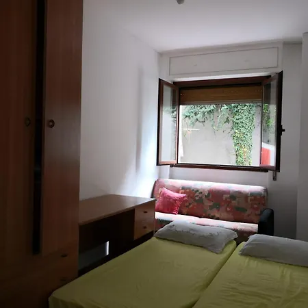 Private Riviera Holidays Liguria Homestay *